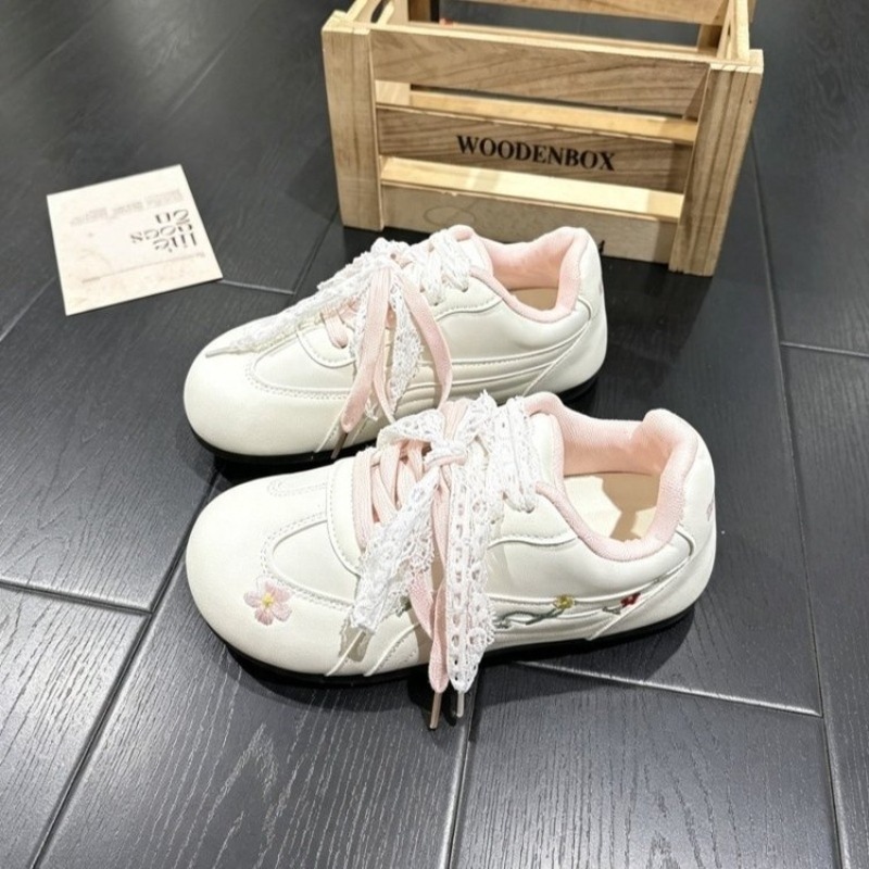 Women'S Shoes Back To School - Damskie sneakersy z kwiatowym haftem, słodkie