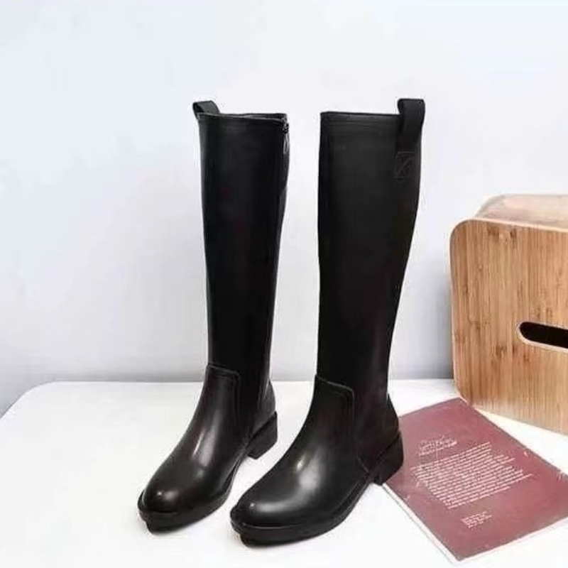 Women Shoes Sale - Skórzane kozaki damskie z okrągłym noskiem
