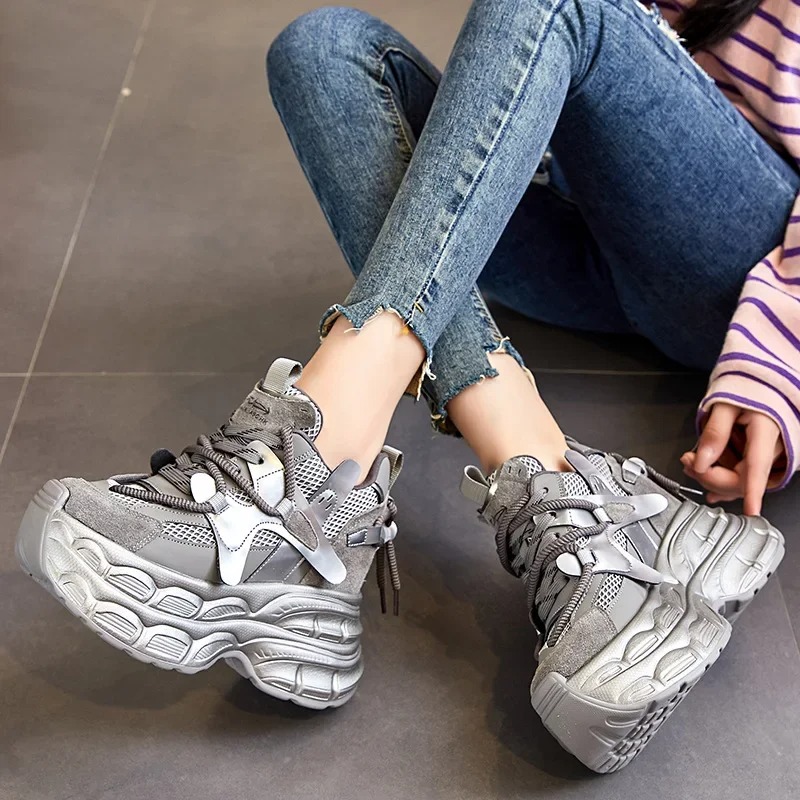 Damskie buty na platformie z u – Wedge Heeled Sneaker recenzja i cena