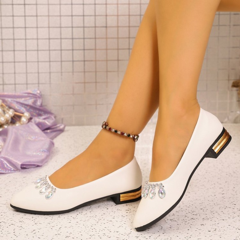 Damskie baleriny z ostrym nosk – Pointed Toe Flat recenzja i cena