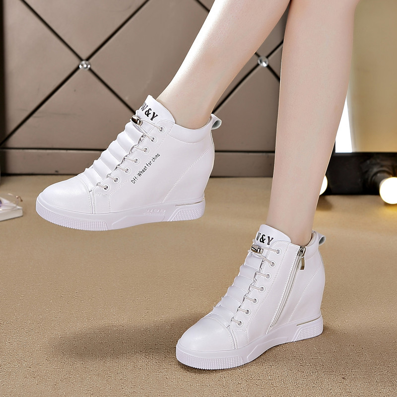 Damskie sneakersy na koturnie, – Wedge Heeled Sneaker recenzja i cena