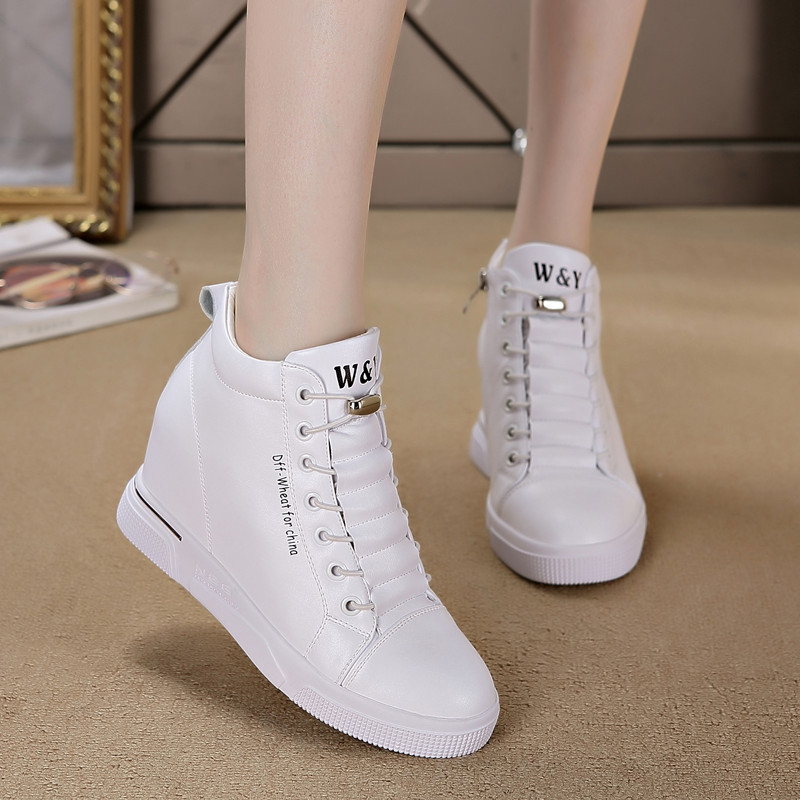 Damskie sneakersy na koturnie, – Wedge Heeled Sneaker recenzja i cena