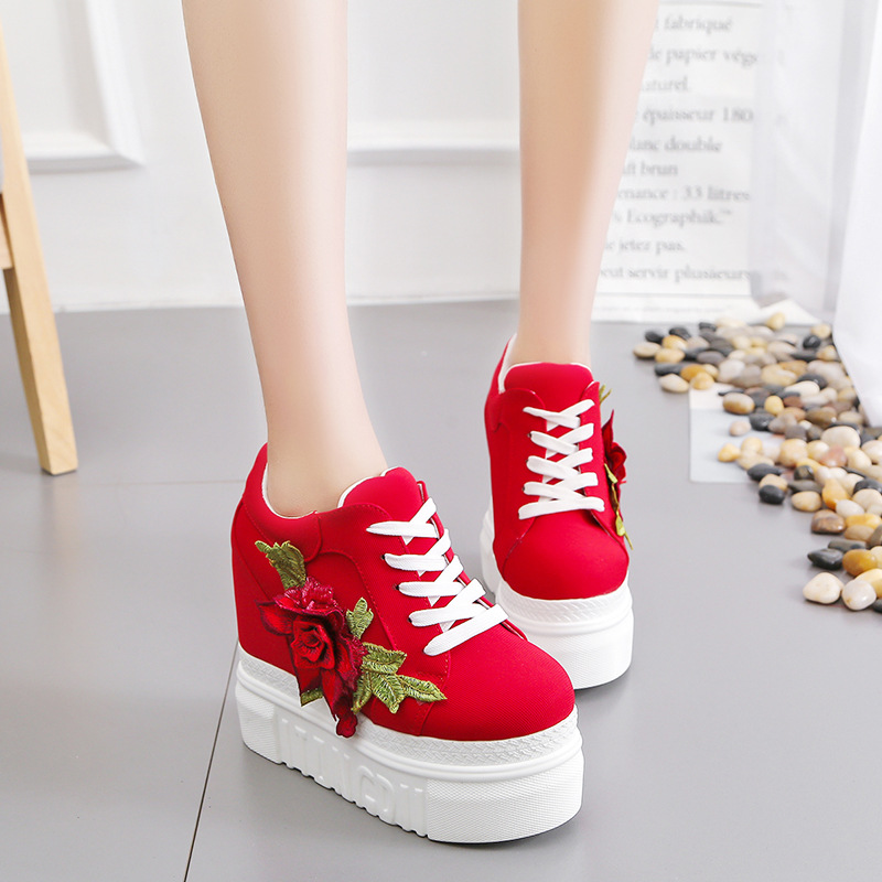 Damskie sportowe sneakersy, co – Wedge Heeled Sneaker recenzja i cena
