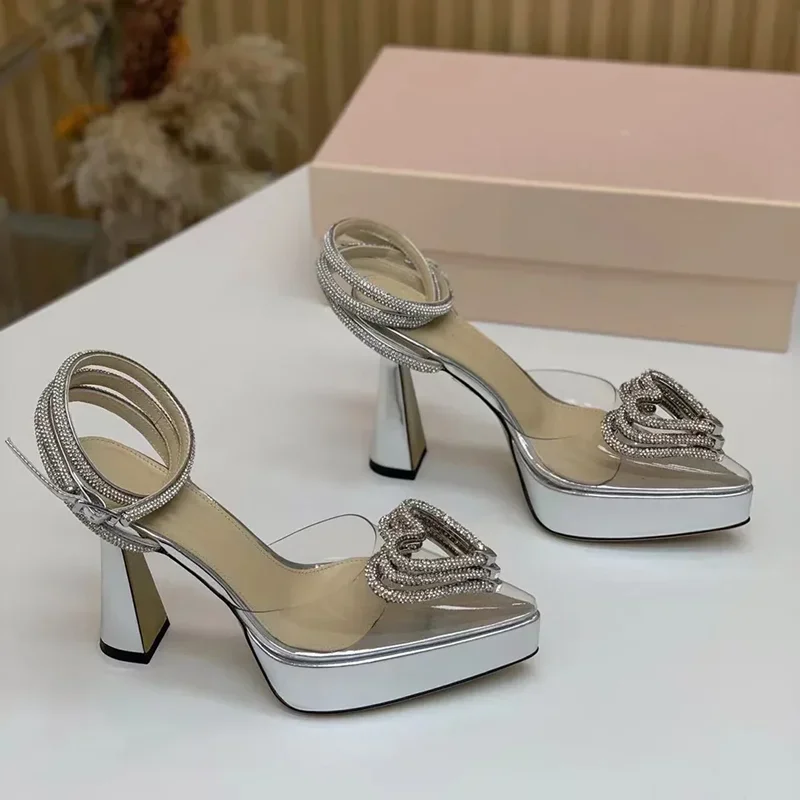 Platforma kryształowa miłość s – Pointed Toe Flat recenzja i cena